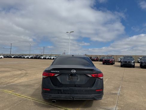 Certified 2025 Nissan Sentra SR w/ SR Premium Package image 20
