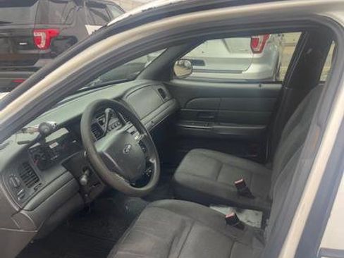 Used 2008 Ford Crown Victoria Police Interceptor image 5