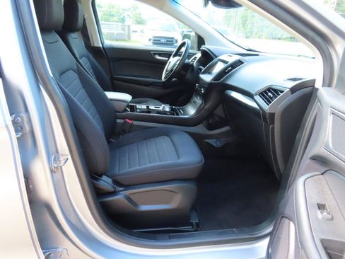 Used 2020 Ford Edge SE FWD image 22