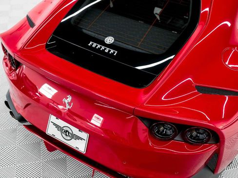 Used 2018 Ferrari 812 Superfast RWD image 33