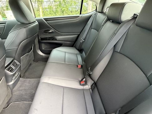 Used 2025 Lexus ES 350 w/ Premium Package FWD image 31