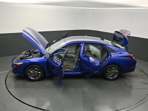 Used 2024 Hyundai Elantra SEL FWD image 70
