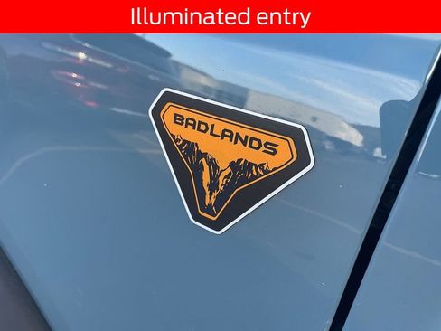 Used 2021 Ford Bronco Badlands image 7