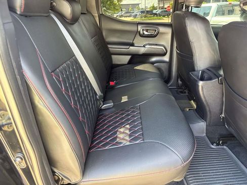 Used 2021 Toyota Tacoma TRD Off-Road w/ Technology Package image 11