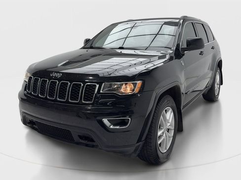 Used 2018 Jeep Grand Cherokee Laredo AWD/4WD image 4
