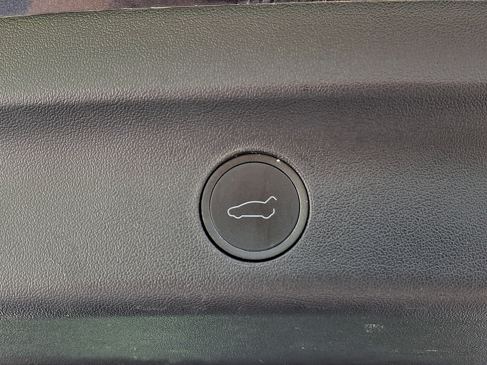 Used 2024 Tesla Model Y Long Range RWD image 30