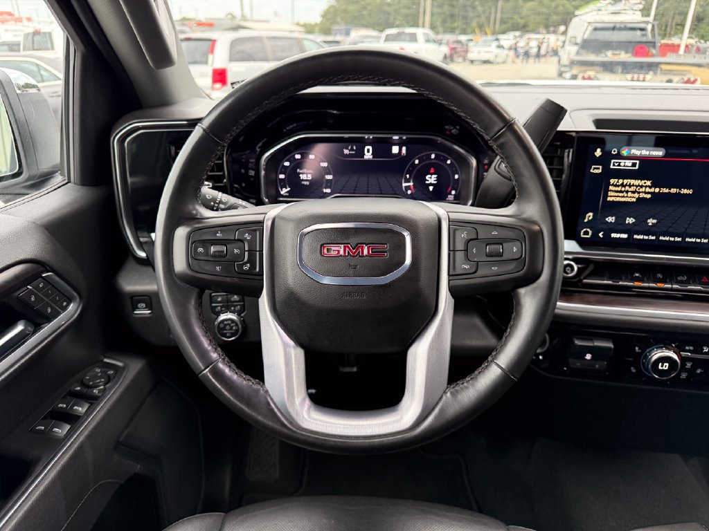 Used 2025 GMC Sierra 1500 SLT RWD image 9
