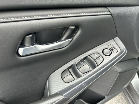 Used 2025 Nissan Sentra SV FWD image 19