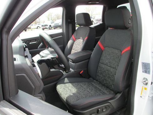 Used 2024 Chevrolet Colorado Z71 w/ Z71 Convenience Package 2 image 20