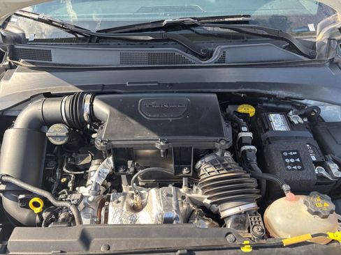 Used 2025 Jeep Compass Limited image 32