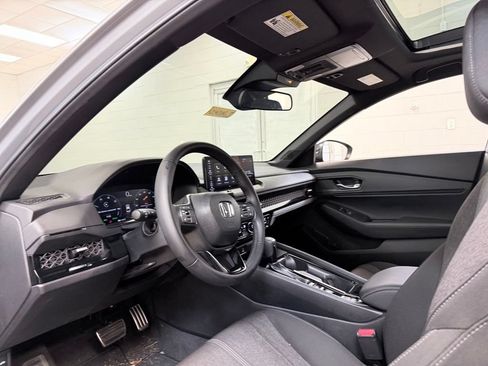 Used 2025 Honda Accord Sport image 15