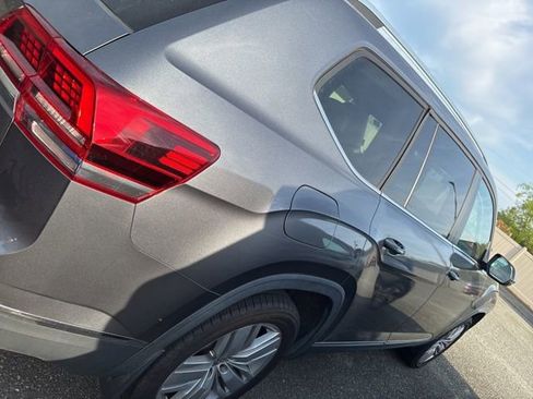 Used 2020 Volkswagen Atlas SEL image 2