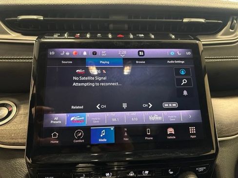 Used 2024 Jeep Grand Cherokee L Limited w/ Luxury Tech Group II AWD/4WD image 19