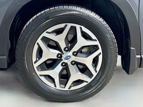 Used 2024 Subaru Forester Premium image 31