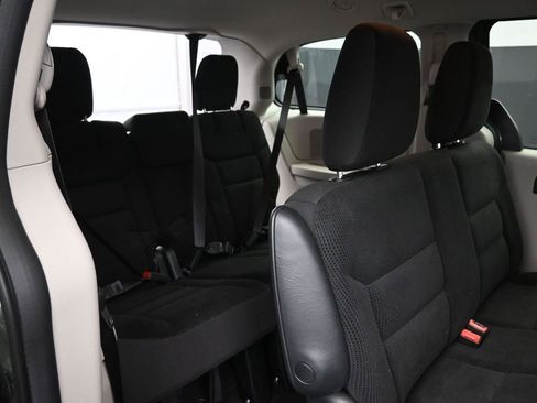 Used 2020 Dodge Grand Caravan SE w/ UConnect Hands-Free Group image 31