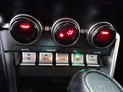 Used 2023 Toyota GR86 RWD image 10