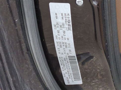 Used 2017 Chrysler Pacifica Limited image 36