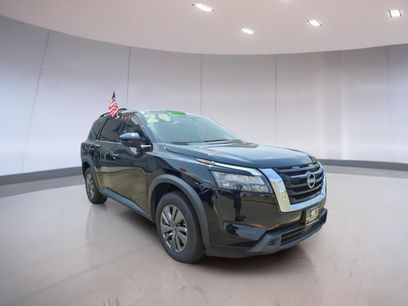 Used 2024 Nissan Pathfinder SV