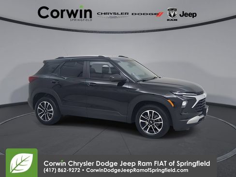 Used 2025 Chevrolet TrailBlazer LT w/ Convenience Package FWD image 1