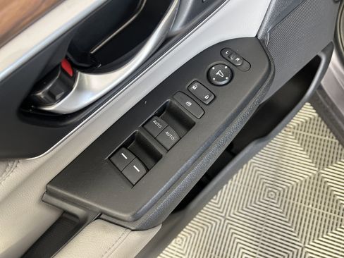 Used 2021 Honda CR-V Touring image 14