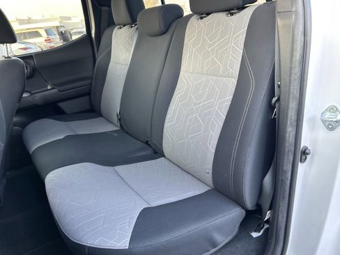 Used 2023 Toyota Tacoma TRD Off-Road image 7