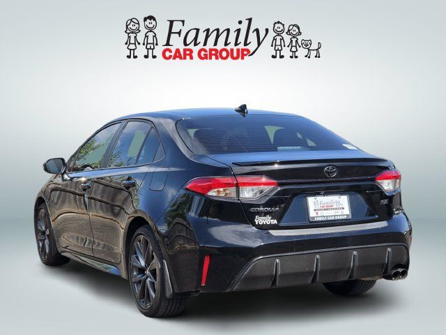Certified 2025 Toyota Corolla SE FWD image 3