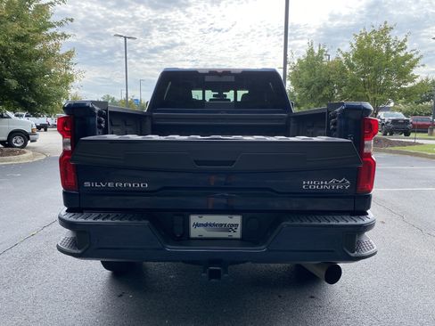 Used 2022 Chevrolet Silverado 2500 High Country AWD/4WD image 11