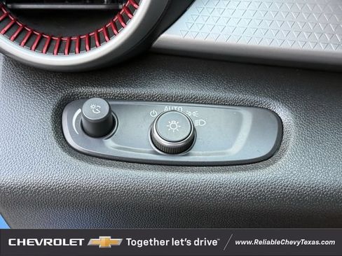 Used 2024 Chevrolet Trax RS w/ Sunroof Package FWD image 26