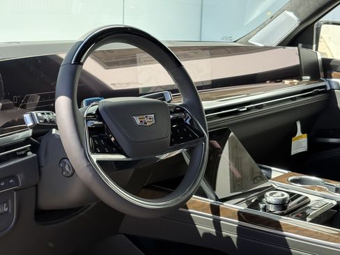 New 2026 Cadillac Escalade ESV Platinum Sport AWD/4WD image 14