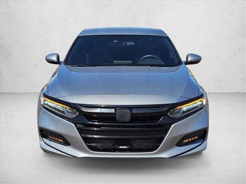 Used 2018 Honda Accord Sport image 2