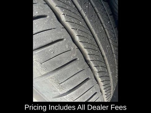 Used 2025 Genesis GV70 2.5T AWD/4WD image 11