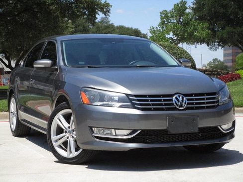 Used 2014 Volkswagen Passat TDI SEL Premium FWD image 1