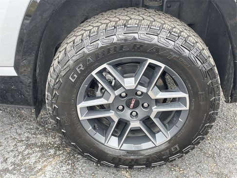 Used 2026 GMC Terrain AT4 image 9