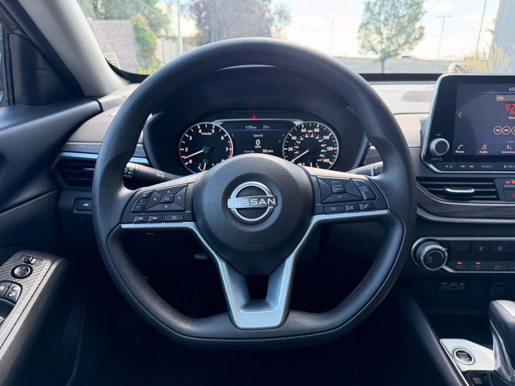 Used 2025 Nissan Altima 2.5 SV AWD/4WD image 10