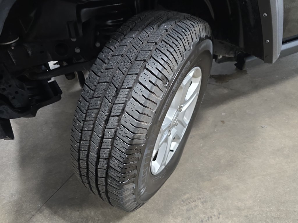 Used 2023 Jeep Wrangler Unlimited Sport AWD/4WD image 33