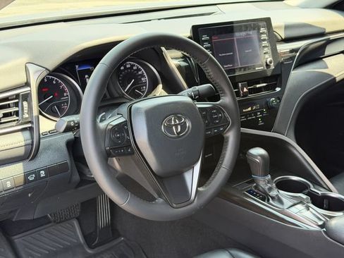 Used 2024 Toyota Camry SE FWD image 10