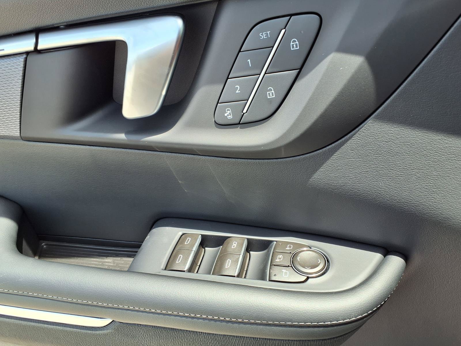 New 2026 Buick Enclave Sport Touring w/ Power Package FWD image 15