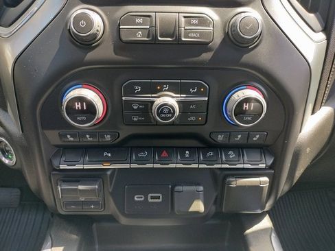 Used 2022 Chevrolet Silverado 1500 LTZ w/ Z71 Off-Road Package image 27