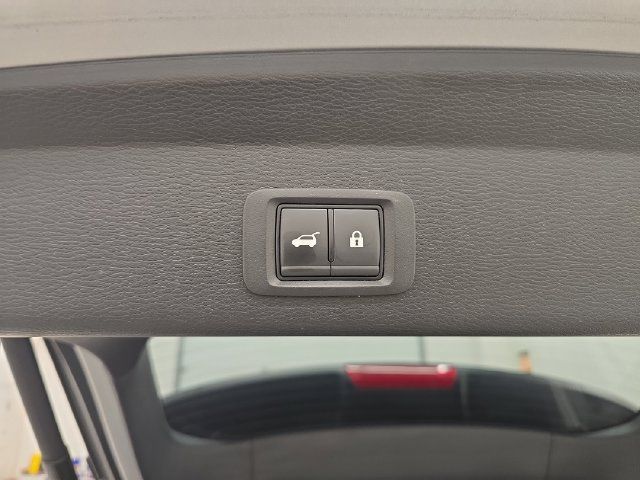 Used 2025 Mitsubishi Outlander AWD image 16
