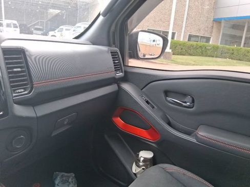 Used 2022 Nissan Frontier Pro-X RWD image 9