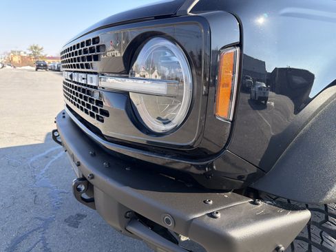 Used 2023 Ford Bronco Wildtrak image 10