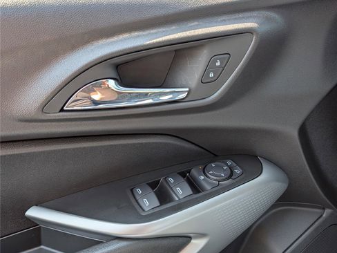 Used 2025 Chevrolet Trax LS image 16