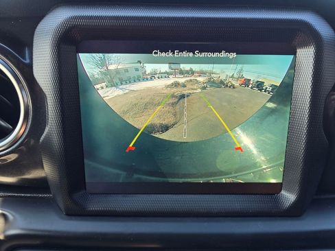 Used 2021 Jeep Wrangler Unlimited Sahara AWD/4WD image 18