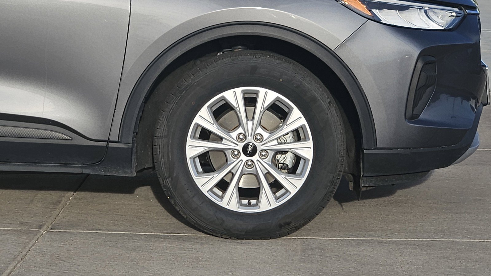 Used 2024 Ford Escape Active FWD image 2