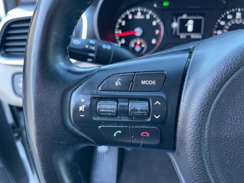 Used 2016 Kia Sorento LX w/ LX Convenience Package image 25