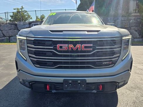 Used 2024 GMC Sierra 1500 AT4 w/ Technology Package AWD/4WD image 9