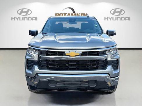 Used 2024 Chevrolet Silverado 1500 LT image 2