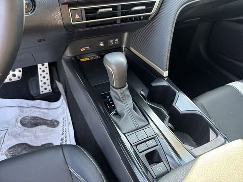 Used 2025 Toyota Camry SE w/ Convenience Package FWD image 21