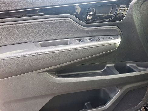 Used 2024 Honda Odyssey Touring image 12