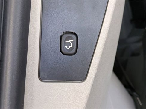 Used 2020 Dodge Grand Caravan SXT image 14